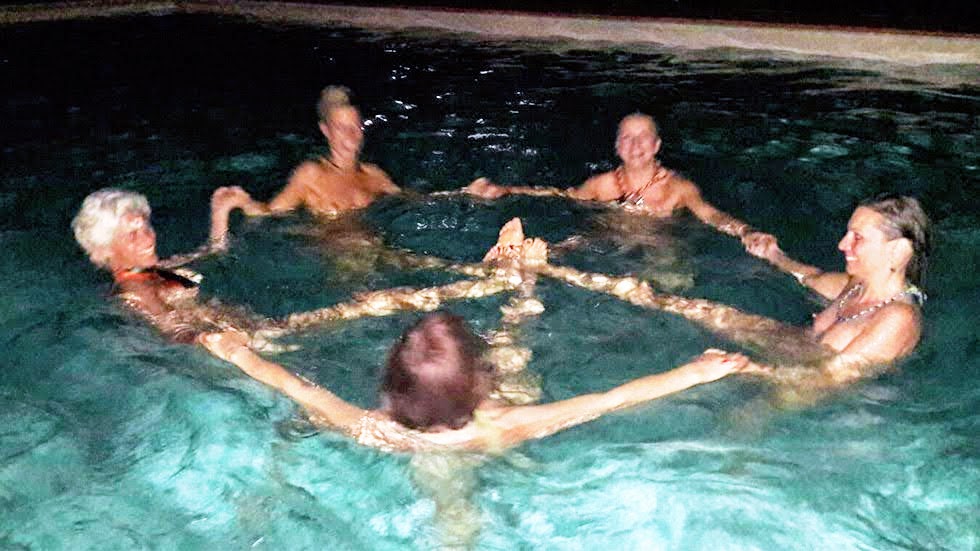 piscina la selva notte